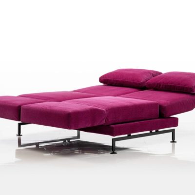 moule-sofas-01-pink-ausgeklappt